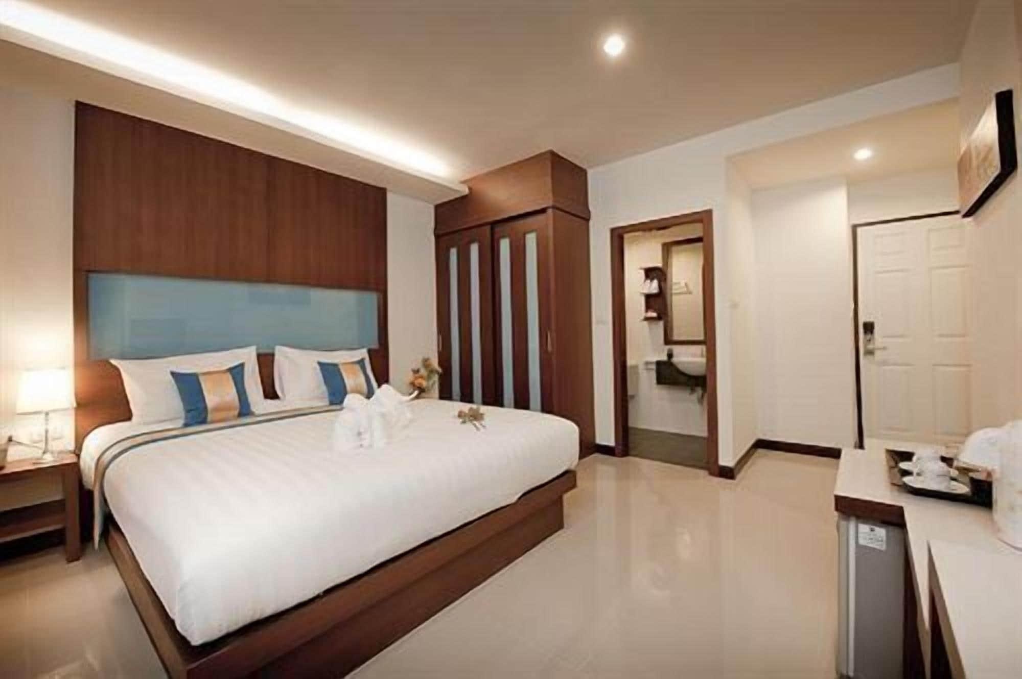 Tuana Blue Sky Patong Hotel Eksteriør billede