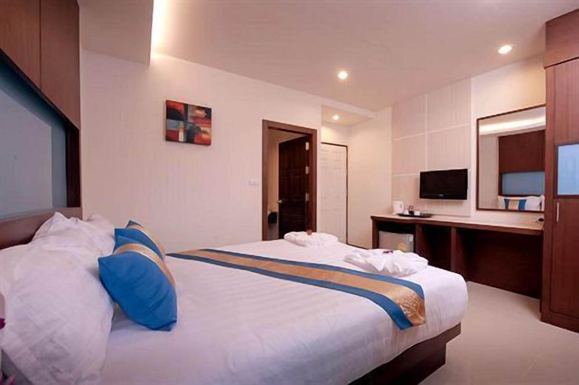 Tuana Blue Sky Patong Hotel Eksteriør billede