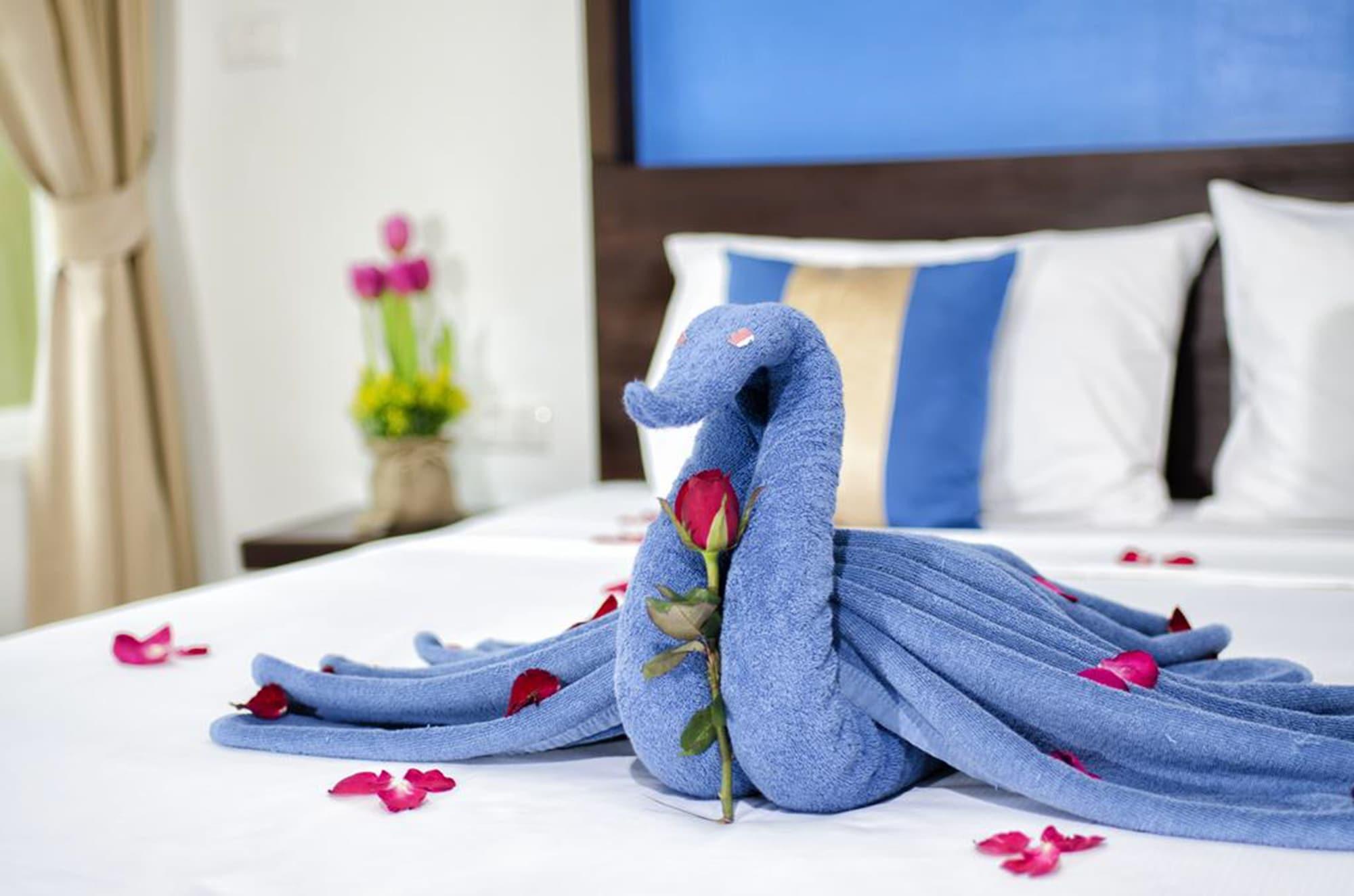 Tuana Blue Sky Patong Hotel Eksteriør billede