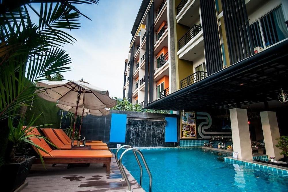 Tuana Blue Sky Patong Hotel Eksteriør billede