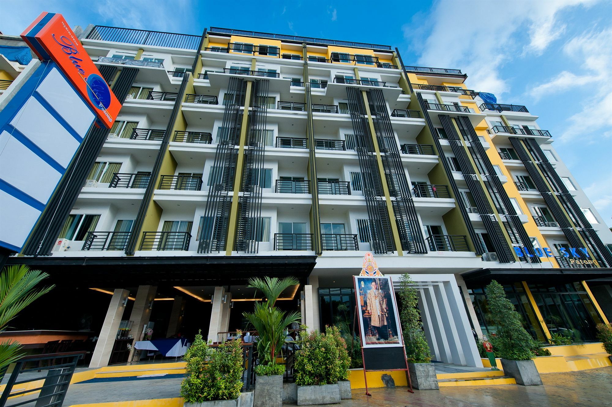 Tuana Blue Sky Patong Hotel Eksteriør billede