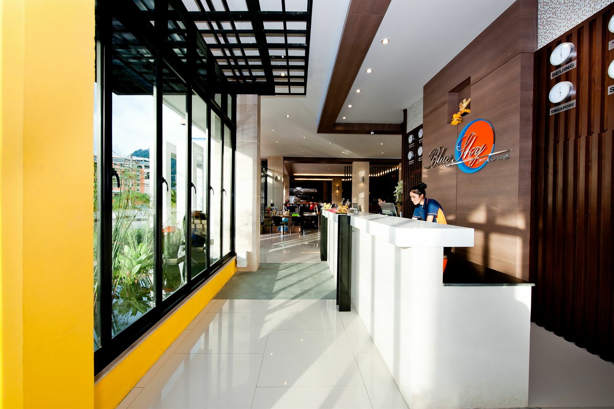 Tuana Blue Sky Patong Hotel Eksteriør billede